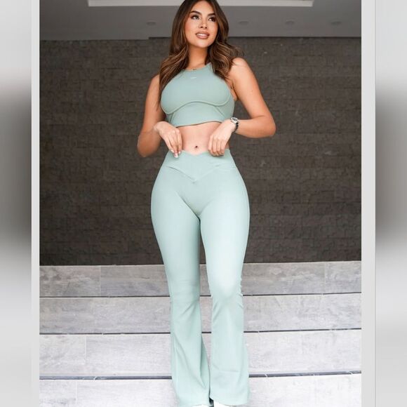 SET SPORTSWEAR MINT TOP AND LEGGINS FLARE Soft Mint Green Fabric - Picture 5 of 11